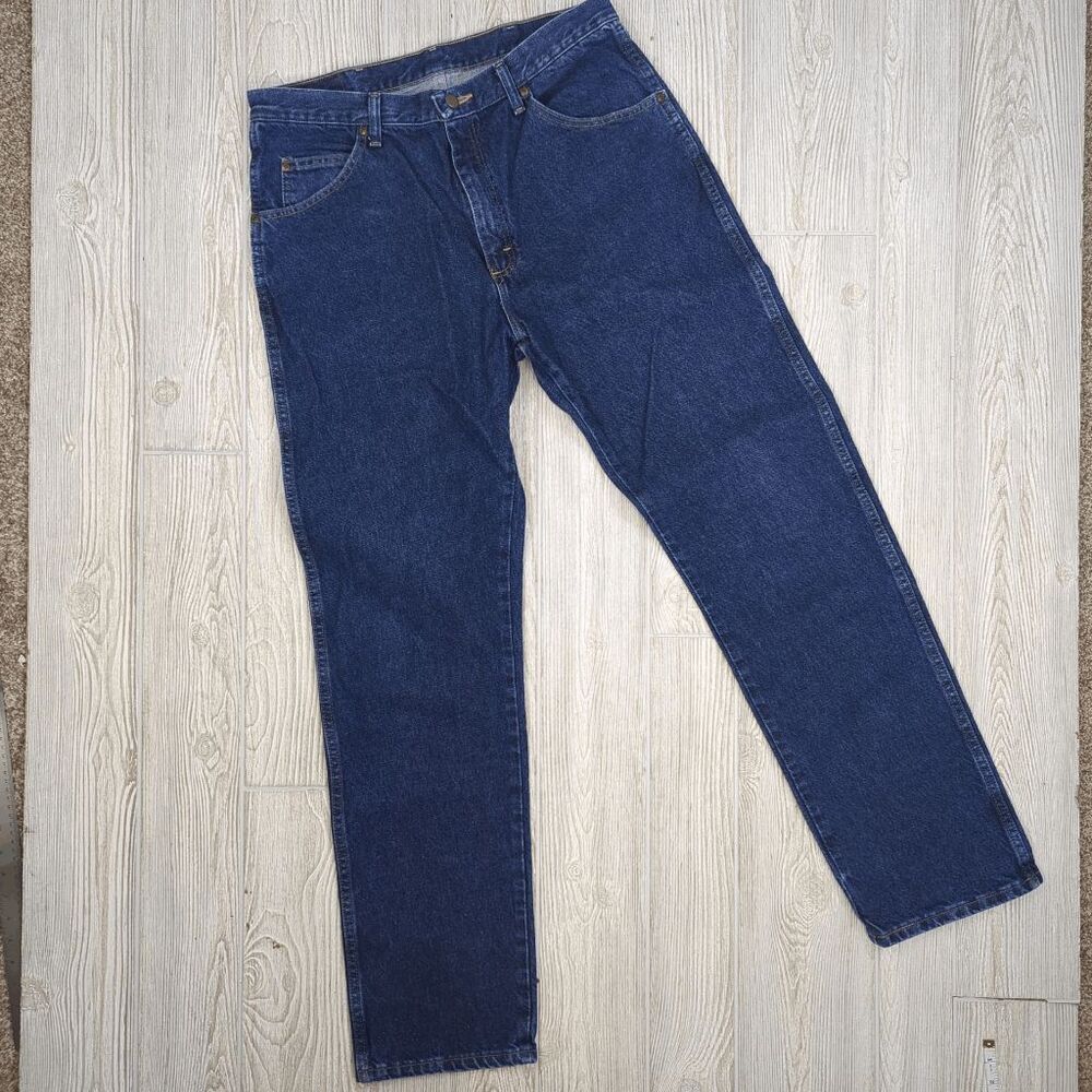Vintage Y2K Wrangler Men's Size 36x34 Regular Classic Fit Blue Jeans
